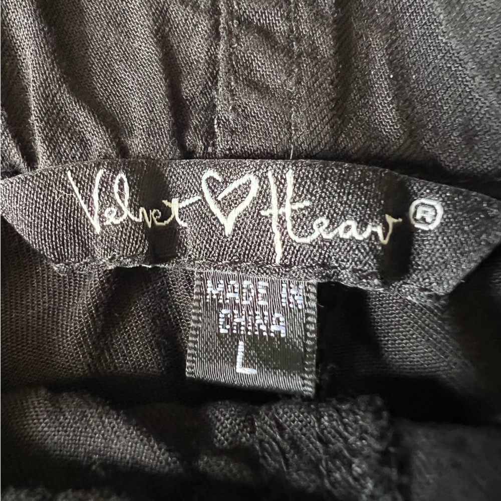 Velvet Heart “Lyra” women’s pull-on 100% Tencel shorts. Sz: Large - Picture 3 of 5